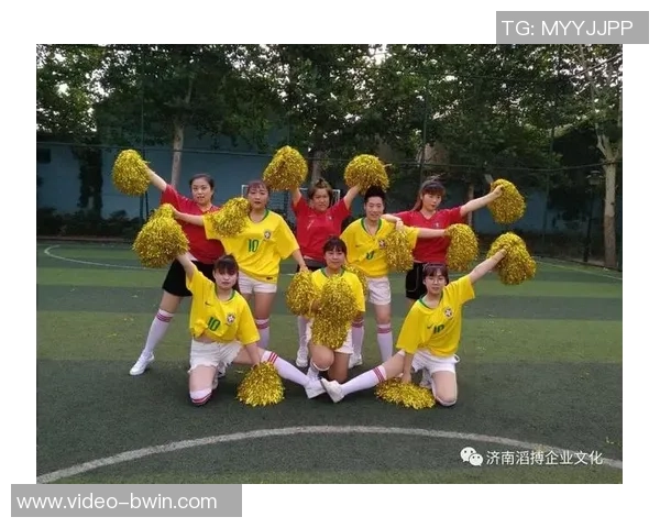 极品足球宝贝揭秘：她们如何在绿茵场上绽放魅力与风采